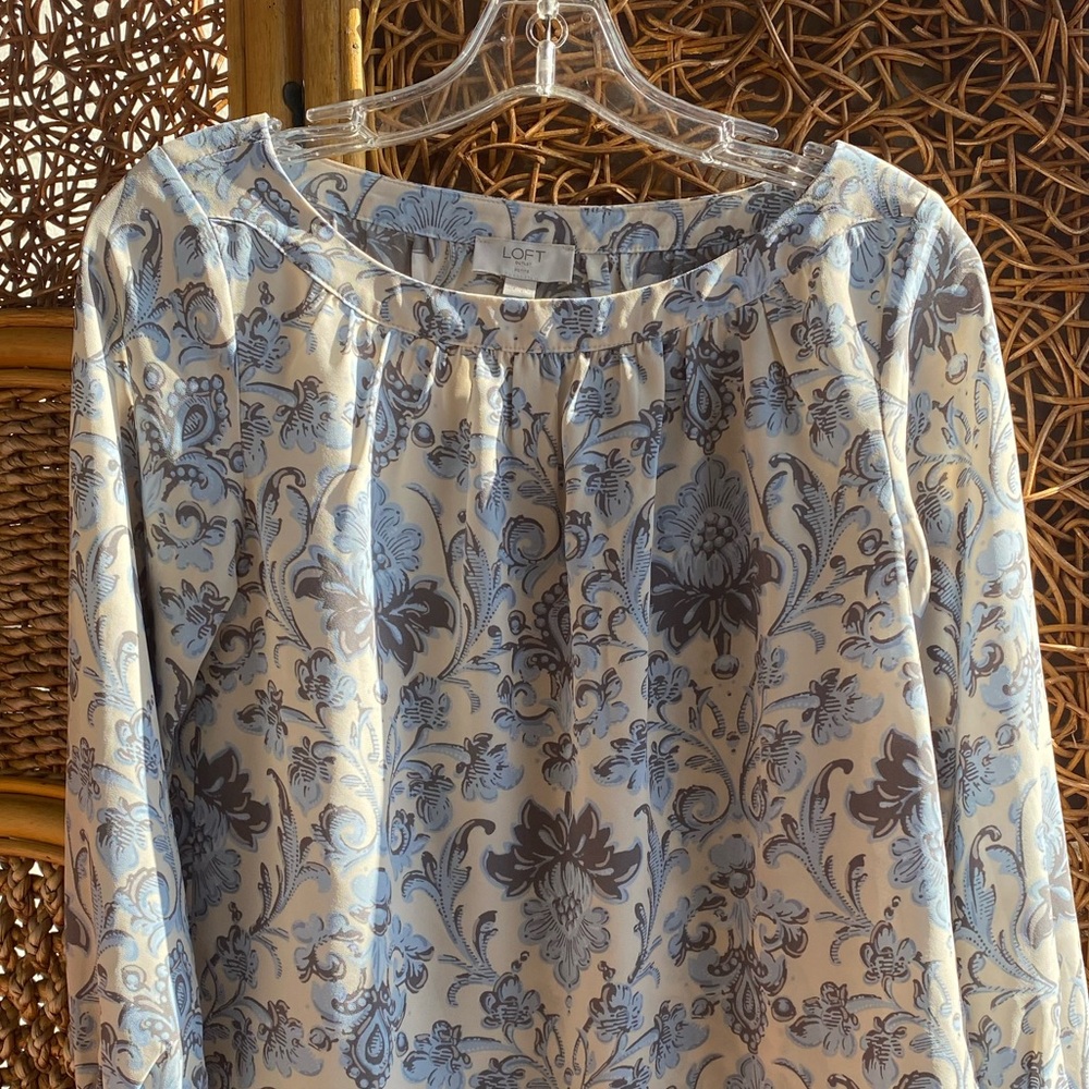 LOFT  Whimsical Vintage Print Blouse Long-sleeve Like New Beautiful - Picture 10 of 12